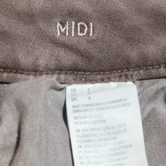 American Eagle Dusty Pink Rose Midi Jean Shorts 2 - Picture 4 of 4